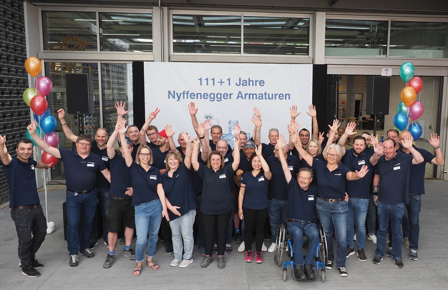 Alle Mitarbeiter am Tag des 111+1 Jahre Jubiläums